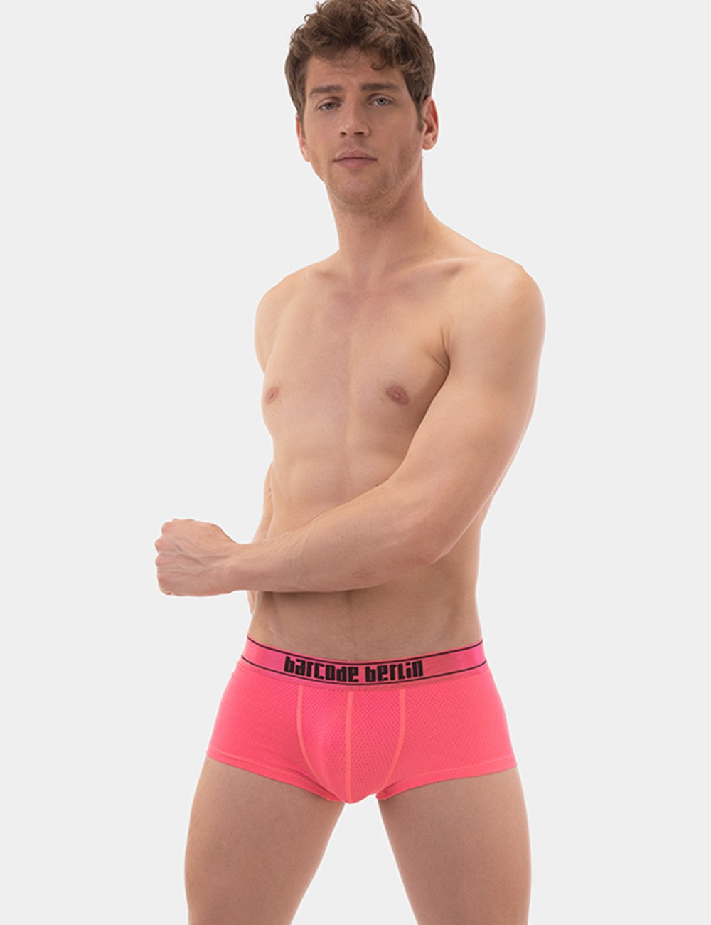 Barcode Berlin - Boxer Miki