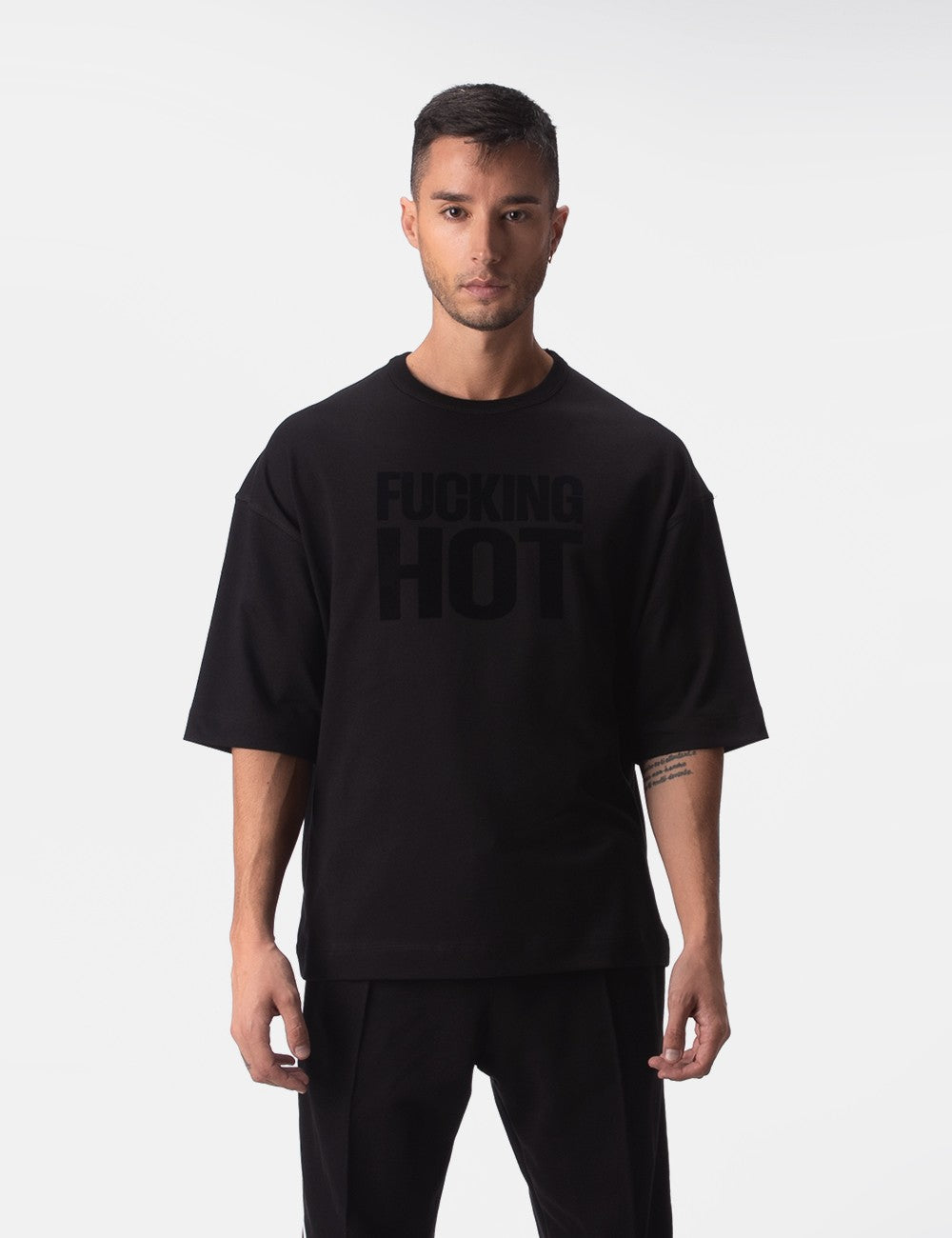 Barcode Berlin - Oversized T-shirt Fucking Hot Black